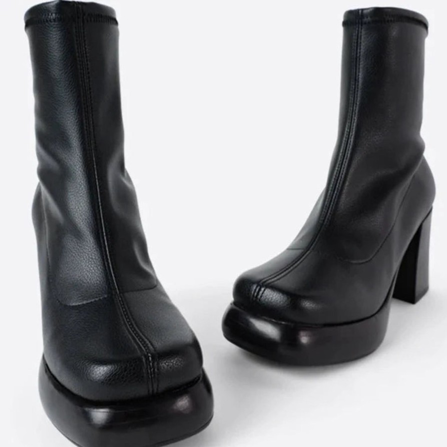 Women INTENTIONALLY BLANK | Ib Casa Vegan Boot - Black