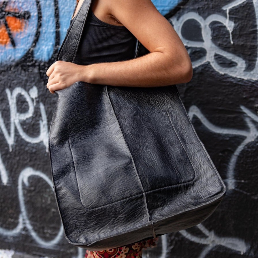 Women Shoe Market NYC | Large Capacity Tote-Black